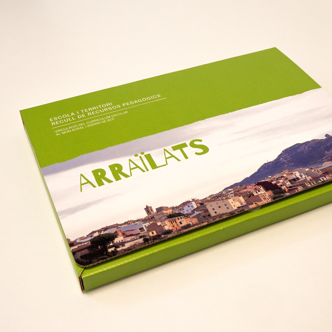 Carpeta del projecte Arraïlats sobre un fons blanc